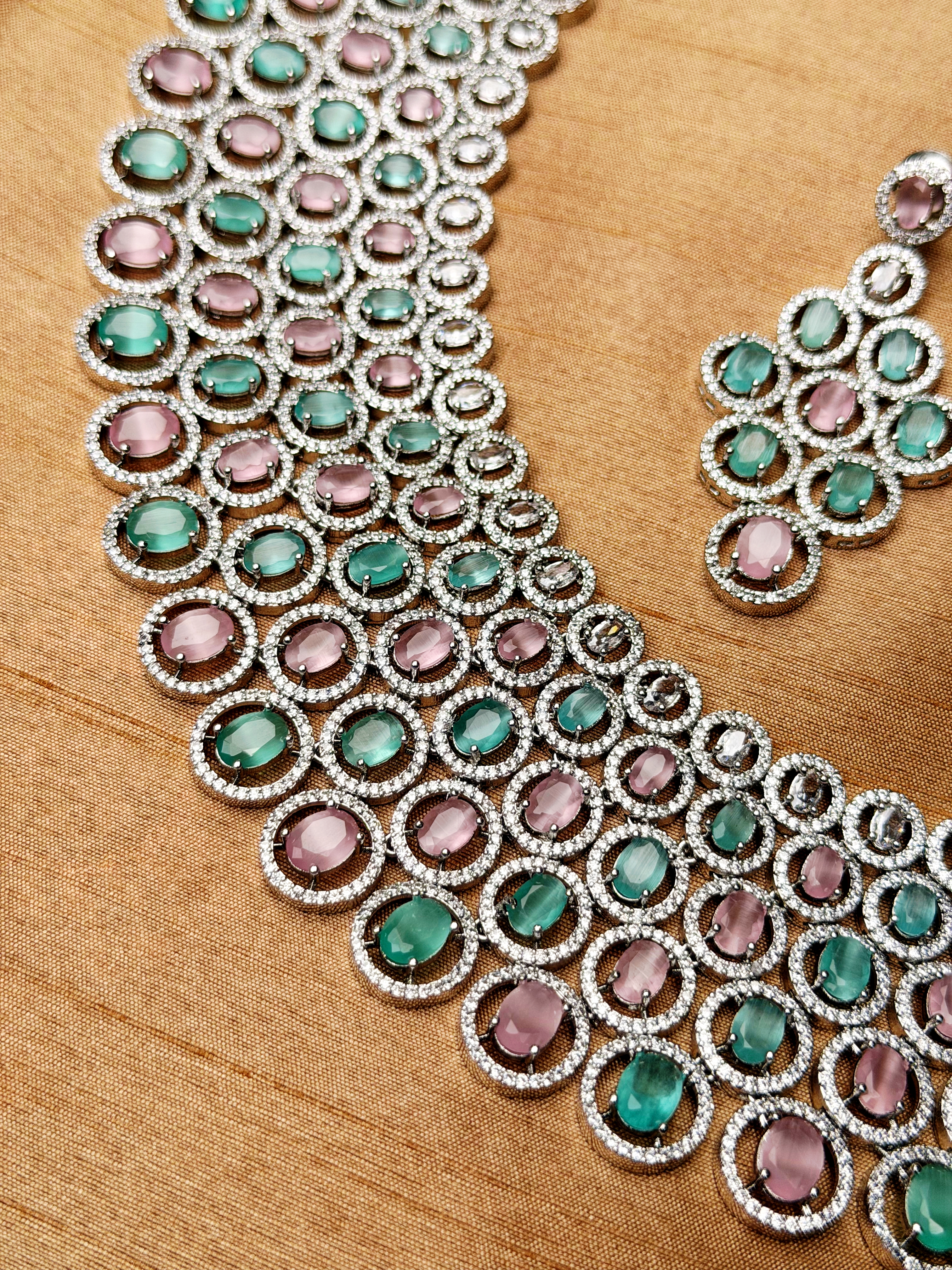 Royal Glow AD Necklace Set hover