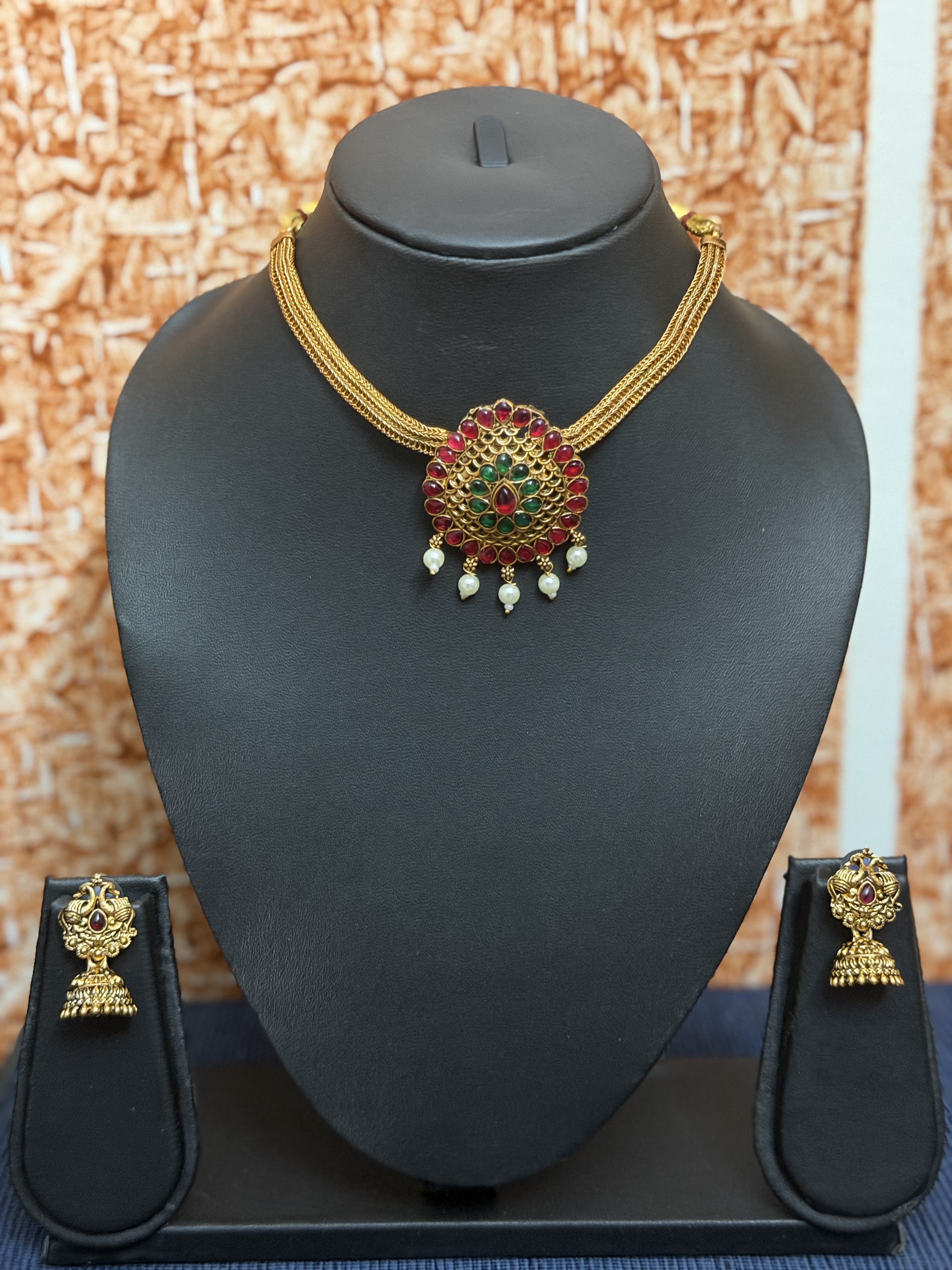 Temple Kemp Necklace Set