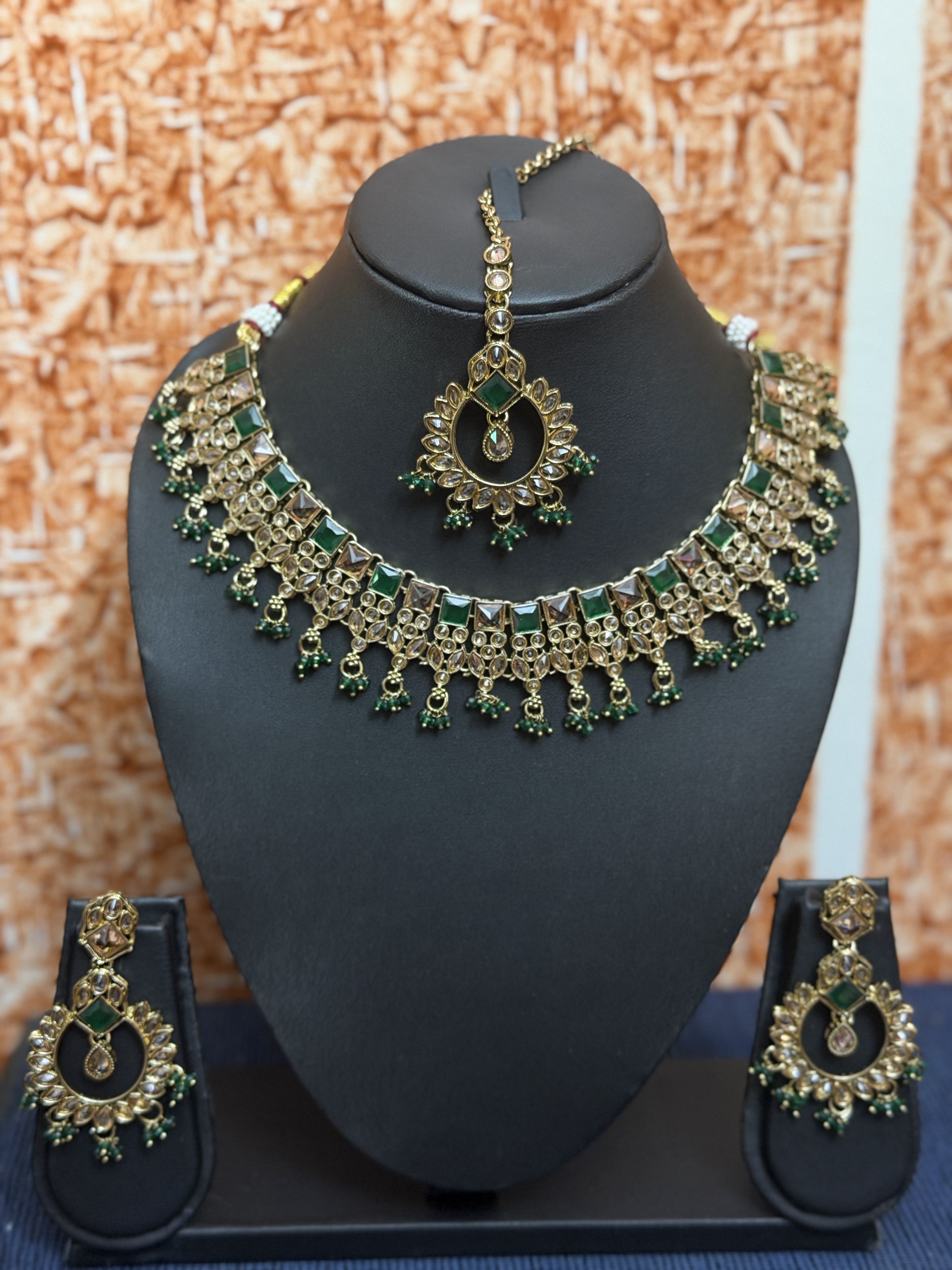 Emarald Kemp Necklace