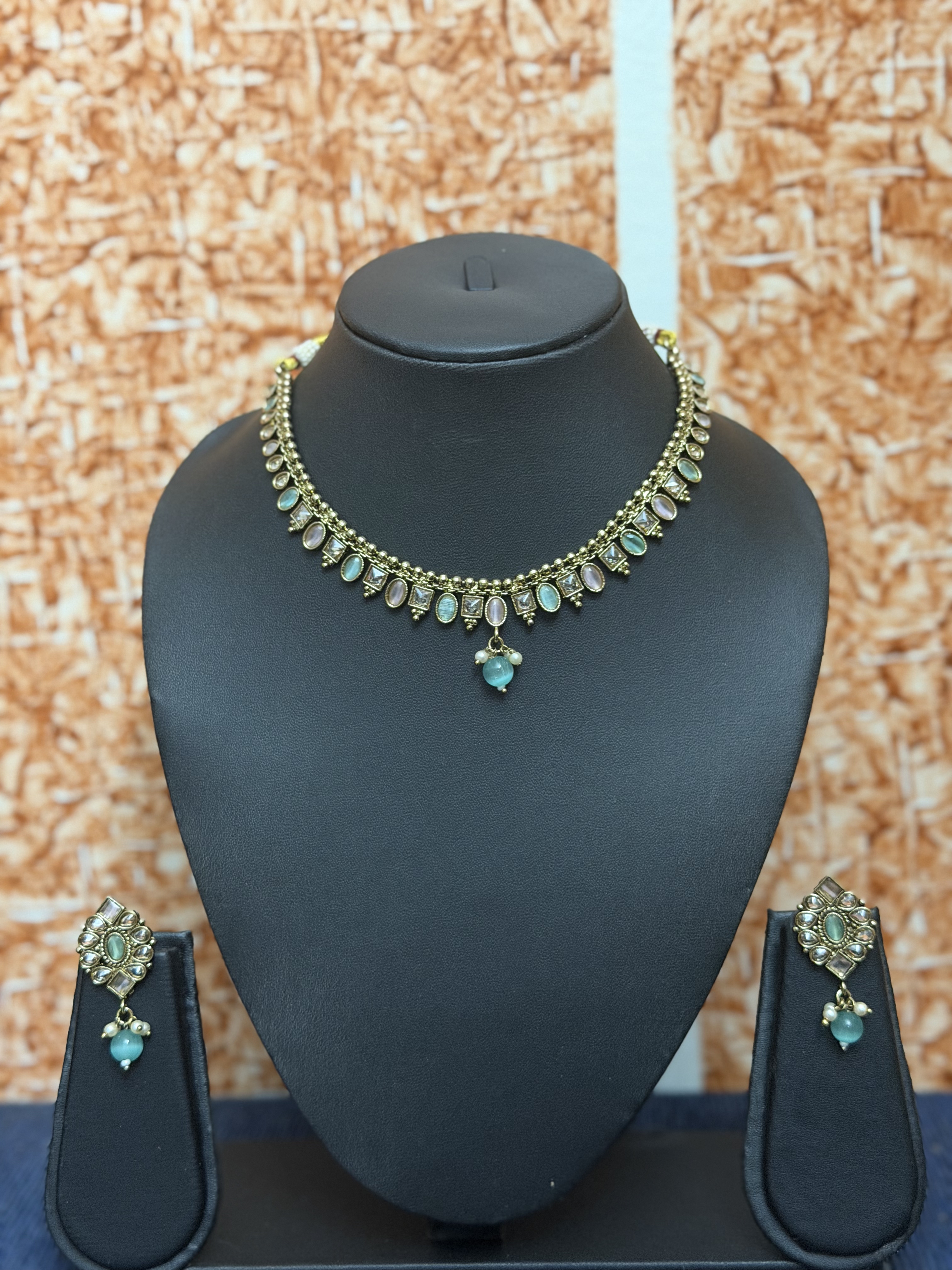 Antique Green Stone Necklace Set