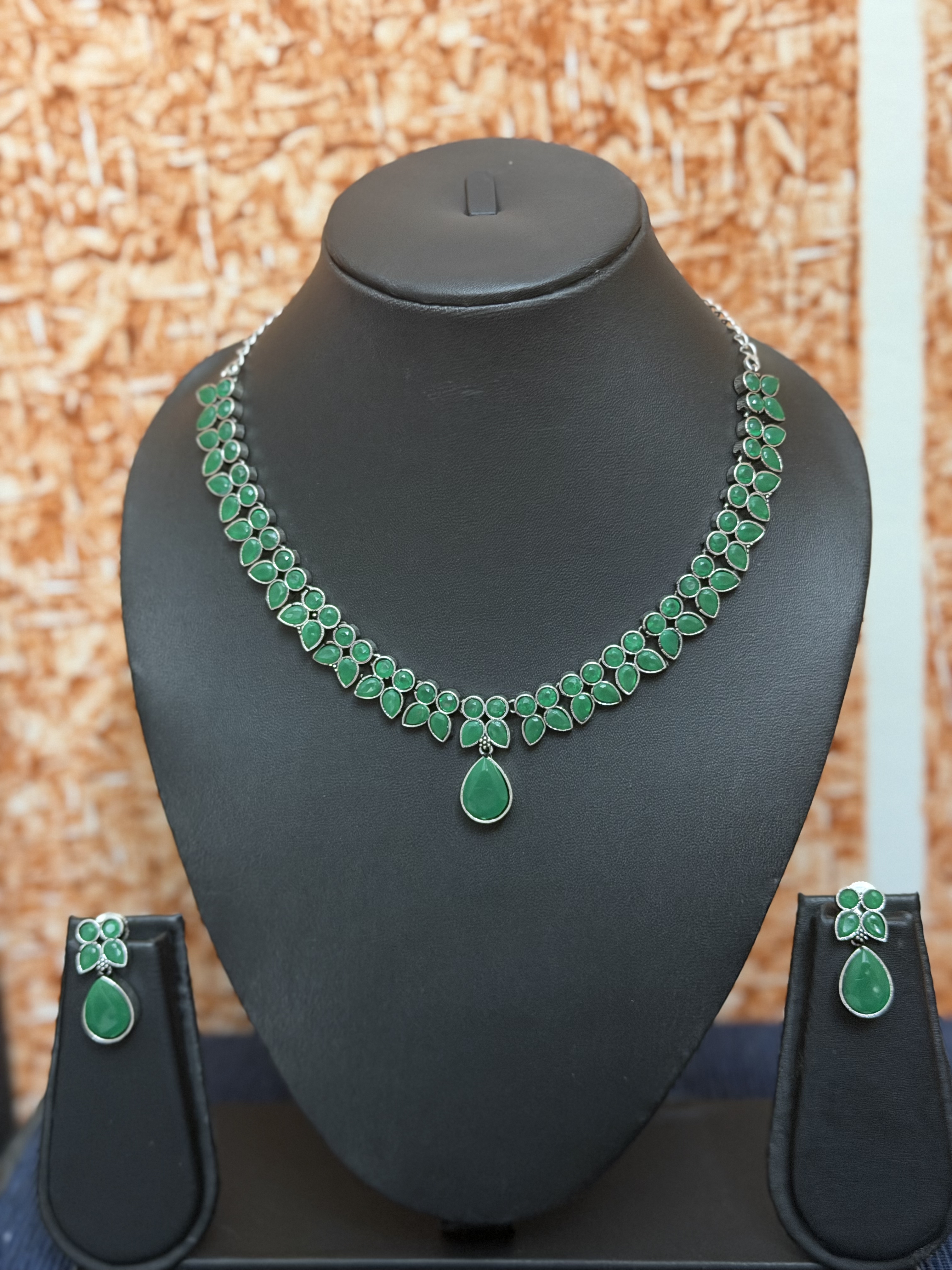 Emerald Petal Necklace Set