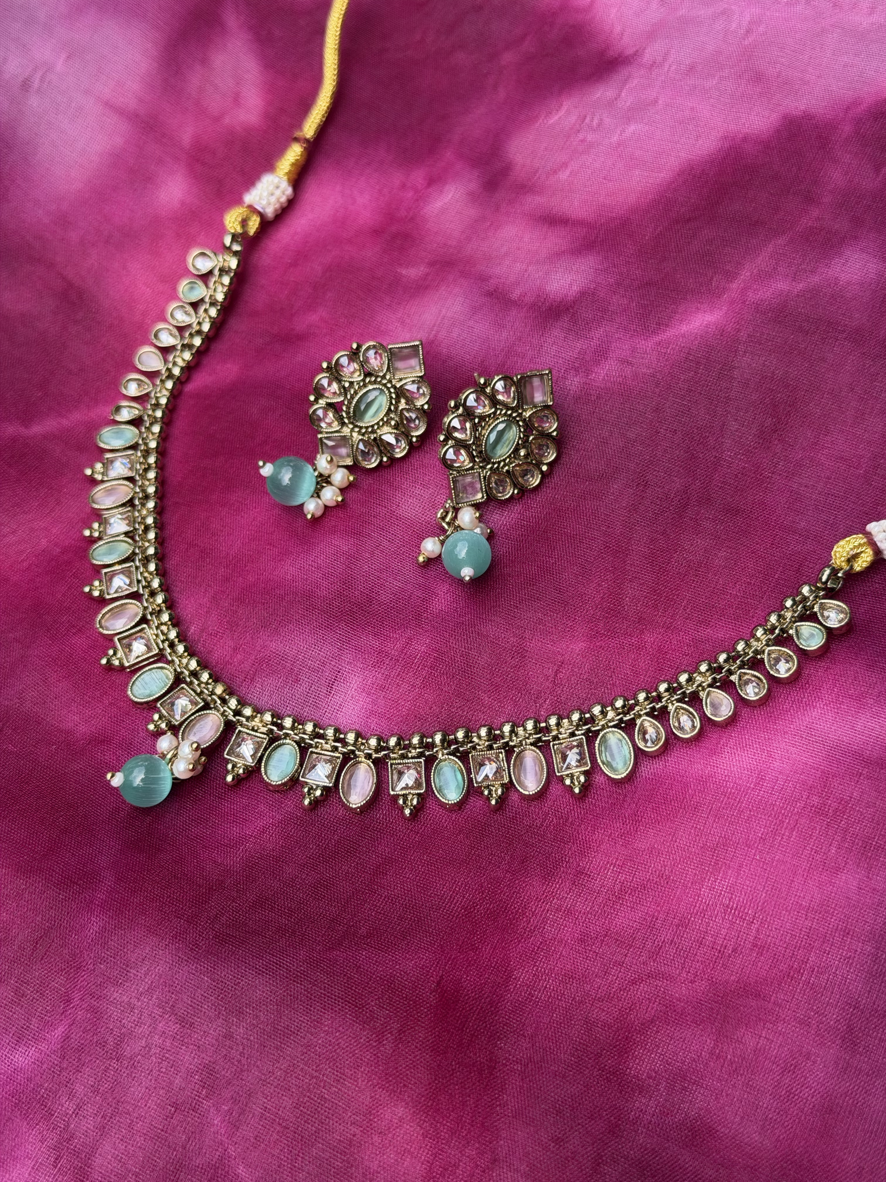 Antique Green Stone Necklace Set Hover