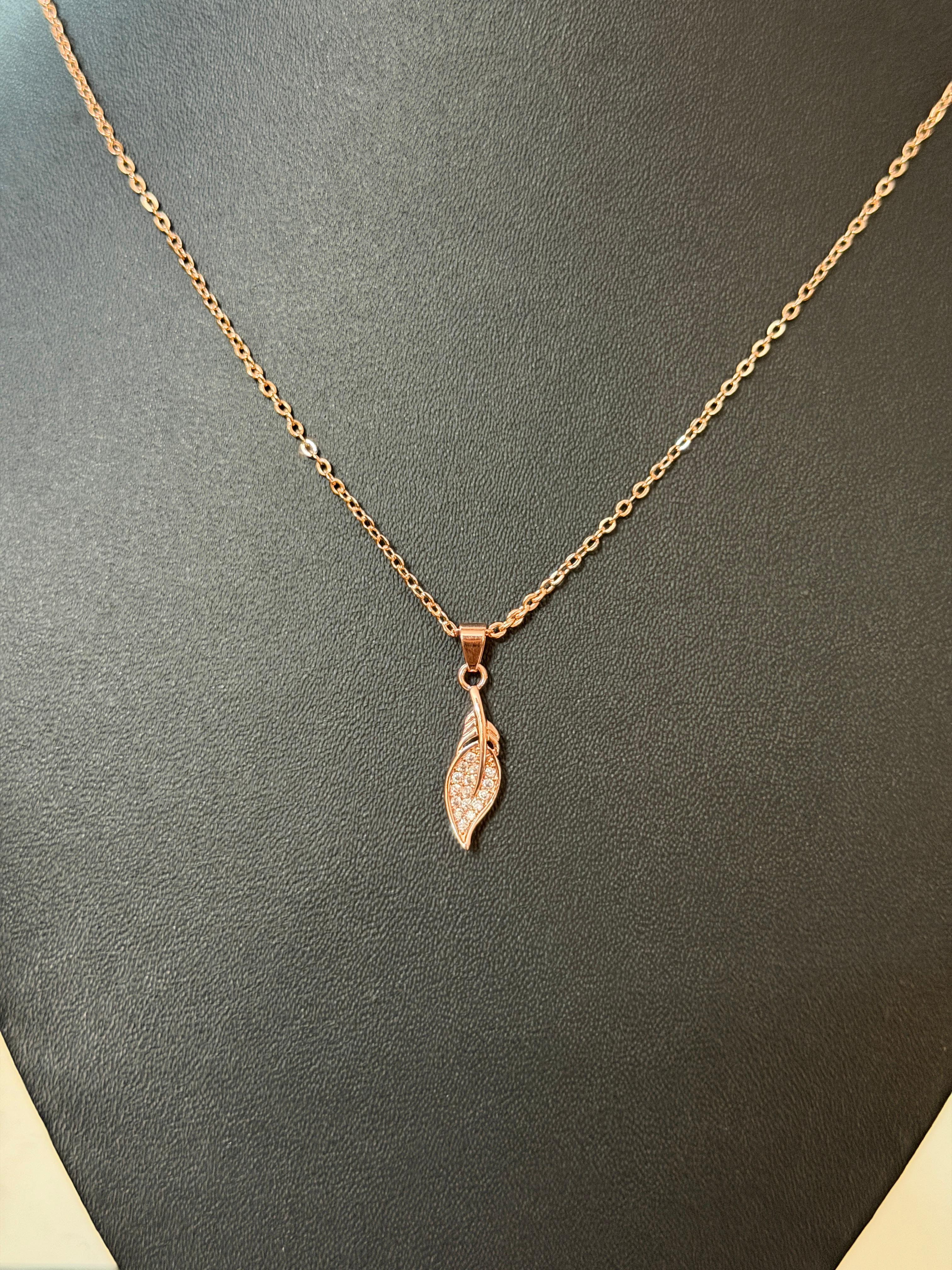 Elegant Leaf pendant chain